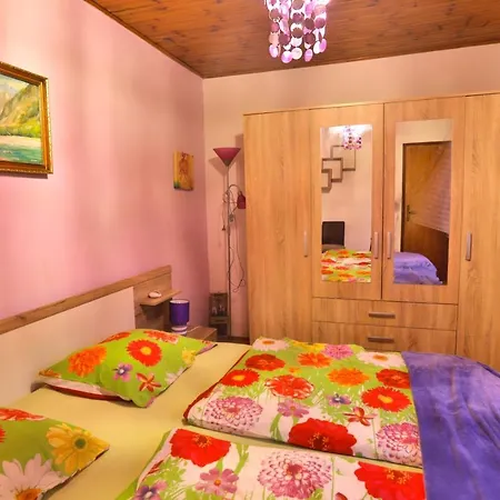 Πανσιόν House