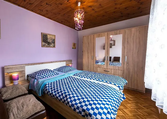 Holiday House 보베츠